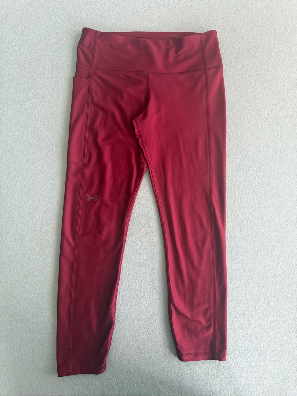 Under Armour Capri Leggings Women’s Medium Burgundy Side Pockets